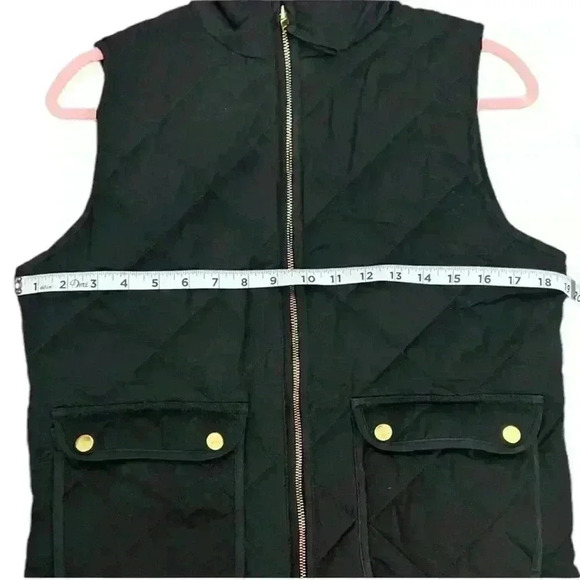 NWT Francesca’s Dark Navy Quilted Vest, Gold Hardware, Size Small - Picture 2 of 4